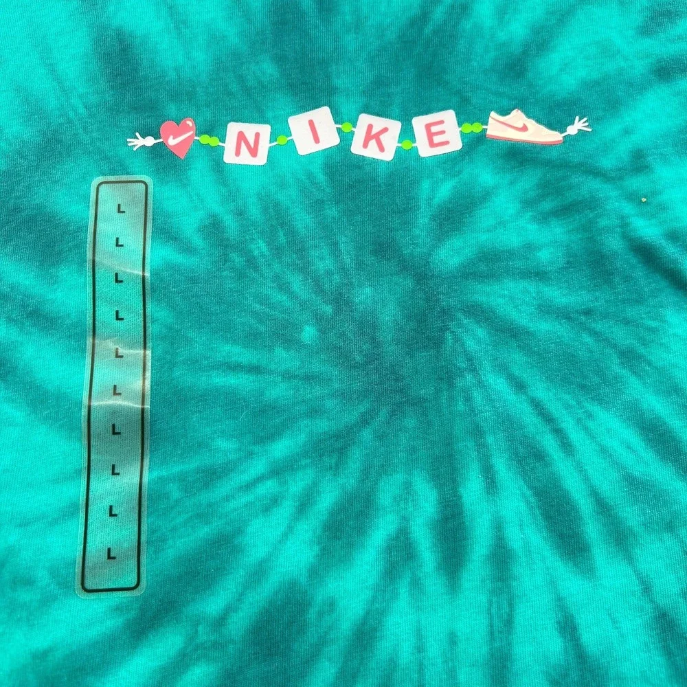 Nike Kids T-Shirt Size L Blue Short Sleeve Sport Casual Spiral Dye Loose Fit NWT